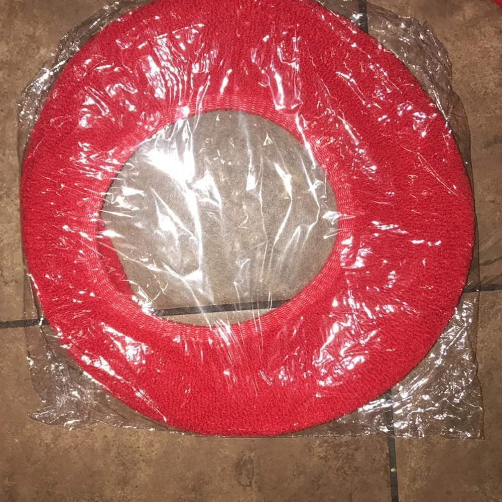 NWOT Child’s Santa Toilet Set